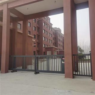 洛阳市宜阳双语实验学校段滑门工程